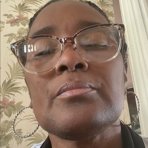 Meet your Posher, Brenda